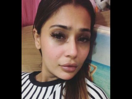 Sara Khan On ‘Lip Surgery Trolls’: My Lip Job Has Got Completely Amazingly Done & I’m Loving It!