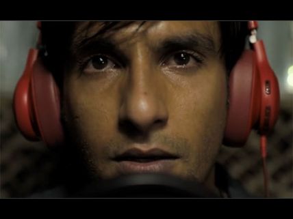Gully Boy Song Doori: Ranveer Singh Makes You Emotional With His Hard-Hitting Rap Song