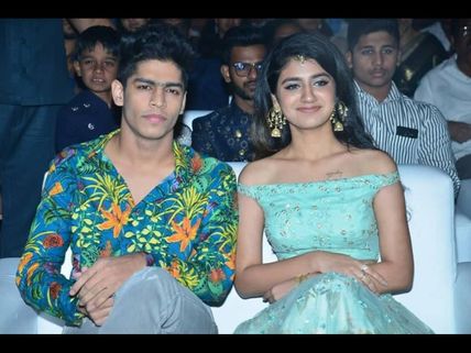 Priya Varrier, Roshan Abdul & Others Share The Stage With Allu Arjun!