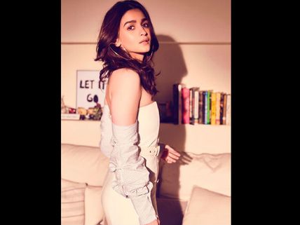 This Is What Alia Bhatt Would Do If A Girl FLIRTS With Her Boyfriend Ranbir Kapoor!