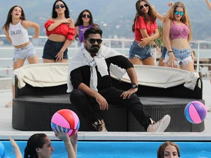 Vantha Rajavathaan Varuven Trailer Takes Youtube By Storm As Simbu Mania Reigns Supreme