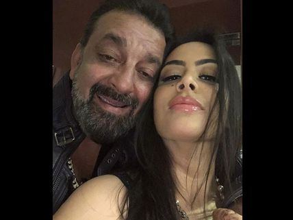 Fans Call Sanjay Dutt A TERRIBLE Dad; SLAM Him For Discriminating Between Daughters Trishala & Iqra
