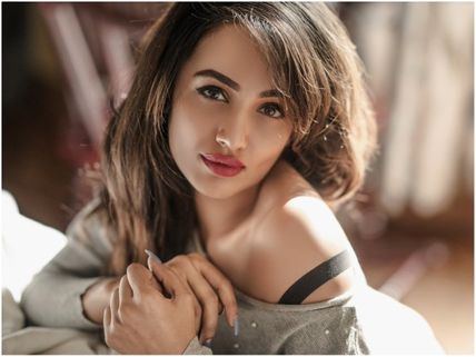 Bigg Boss Fame Tejaswi Madivada Sends Out A Piece Of Advice To Kaushal Army!
