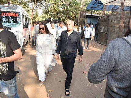 Mahesh Bhatt, Soni Razdan And Other Celebs Attend The Funeral Of Producer Rajkumar Barjatya