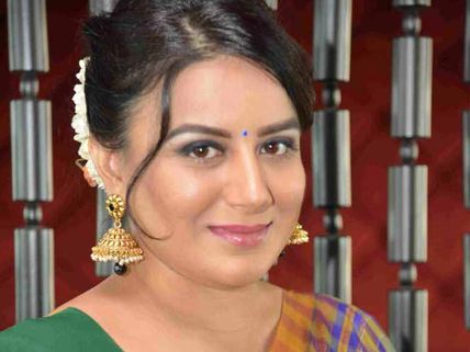 Pooja Gandhi Calls Police Complaint Against Her 'Bogus'; Asks Hotel To Contact Her Politician Friend