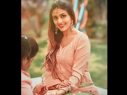 Bollywood Actress Aarti Chabria Engaged In A Private Ceremony, Likely To Get Married In April