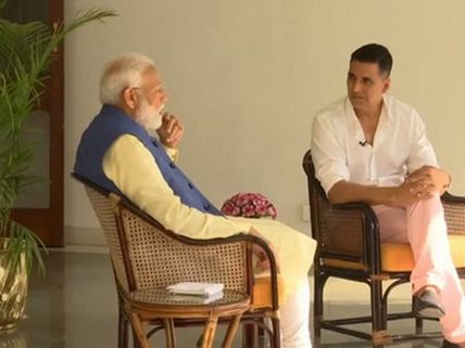 PM Modi COMPLAINTS To Akshay Kumar: Twinkle Ji Ka Poora Gussa Mujhpe Nikal Jaata Hai Twitter Pe