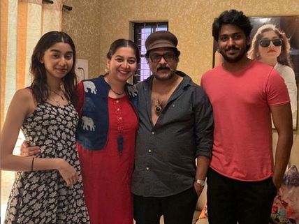Ravichandran Visits Sudharani To Invite Her For His Daughter's Wedding; Actress Shares The Picture