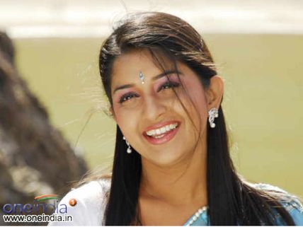 Meera Jasmine Stuns Everyone With Her Makeover; Pictures Go Viral!