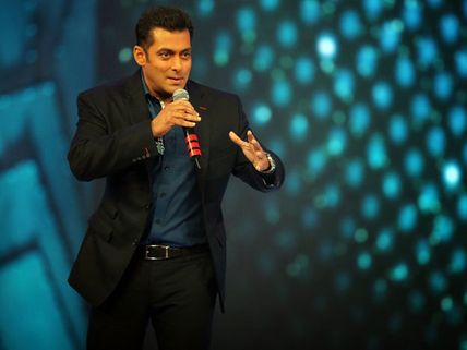 Salman Khan Says He Sent His Fans Into DEPRESSION; Says He's A Mediocre Actor Unlike Shahrukh Khan