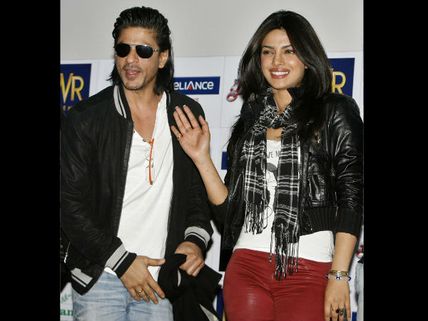 Shahrukh Khan & Priyanka Chopra Should END THEIR COLD WAR & Make A RECORD BREAKING COMEBACK!