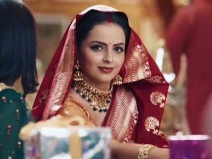 Ek Bhram-Sarvagun Sampanna Review: Shrenu Parikh As Janhvi Mittal Steals The Limelight!