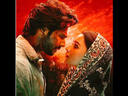 WHAATT? Kalank's Plot Is Copied From The Book What the Body Remembers; Varun Dhawan REACTS! 