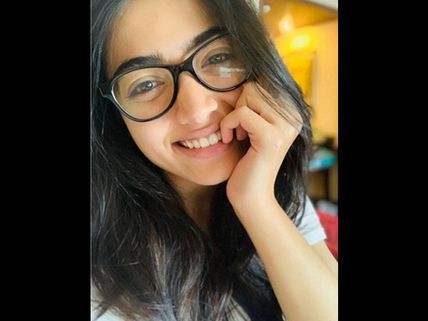 Rashmika Mandanna's Unbelievable In These No Makeup Selfies! Challenges Industry's Beauty Standards