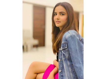 Jasmin Bhasin Recalls She Vomited Blood & Was In Coma When She Met With An Accident!