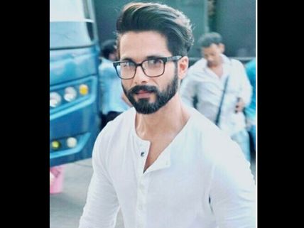 Shahid Kapoor Called 'Arrogant' & 'Ill Mannered' By Fans; Trolled For This Act In Front Of Media 