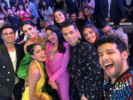 Inside Pics From Grazia Millennial Awards 2019: Deepika, Jahnvi, KJo Pose For An Epic Selfie