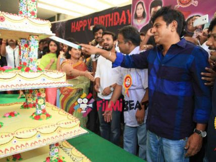 Shivrajkumar Will Not Celebrate His B'day Due To Health Issues; Flying Down To London For Treatment