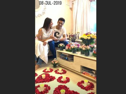 Vivek Dahiya Gets Discharged From Hospital; Divyanka Tripathi Welcomes Hubby In A Special Way!