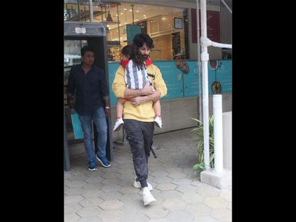 Success Goes To Shahid Kapoor's Head? Fans SLAM His Attitude After He Refuses To Pose For Media 