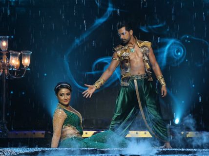 Urvashi Dholakia & Anuj Sachdeva Display Perfect Chemistry On The Sets Of Nach Baliye 9