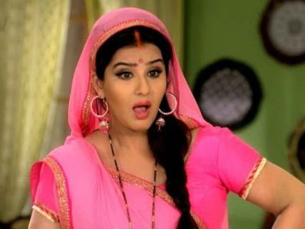 Shilpa Shinde Supports Mika Singh; Slams & Challenges FWICE To Stop Her From Going To Pakistan