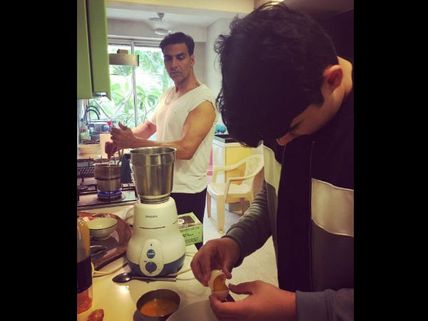 Aarav To Follow Dad Akshay Kumar’s Footsteps To Become A Chef? We Have Evidence!
