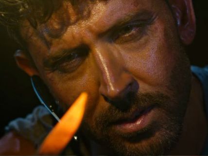 War Trailer Gives Us Hilarious Memes: Hrithik Roshan & Tiger Shroff’s Dialogues Tickle Funny Bones