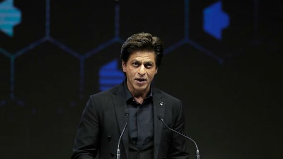 Did Shahrukh Khan Get A Panic Attack? The Superstar Is Housebound Now & Popping Antidepressants