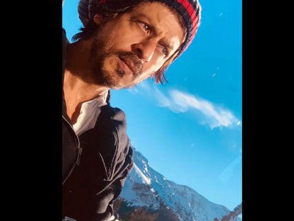 Why So Much Negativity & Hatred Towards Shahrukh Khan; Why Is He Being SHAMED By His Followers