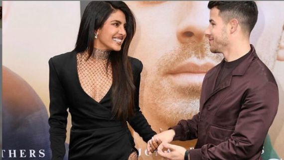Aww! Priyanka Chopra Blushes As Nick Jones Speaks In Punjabi; But There’s A Twist!