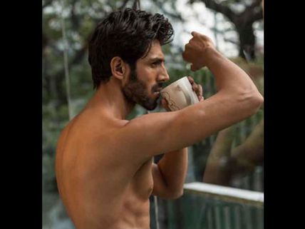 Kartik Aaryan Launches His YouTube Channel, Gives Us A Sneak Peek; Watch Video!