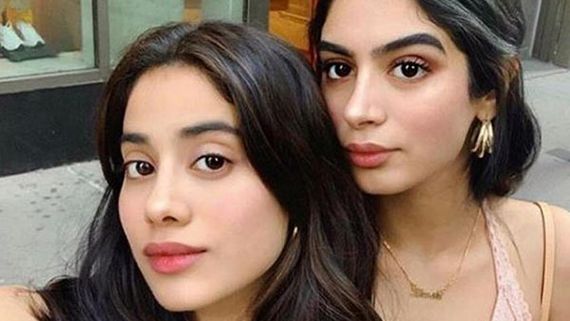 Janhvi Kapoor In The US; Shares Pictures With Sister Khushi Kapoor and Father Boney Kapoor