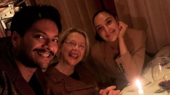 Picture: Ali Fazal Celebrates Birthday With ‘Death On The Nile’ Co-Stars Gal Gadot & Annette Bening