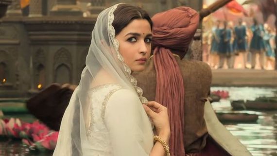 Ranbir Kapoor Helped Alia Bhatt Come Out Of ‘Kalank' Failure