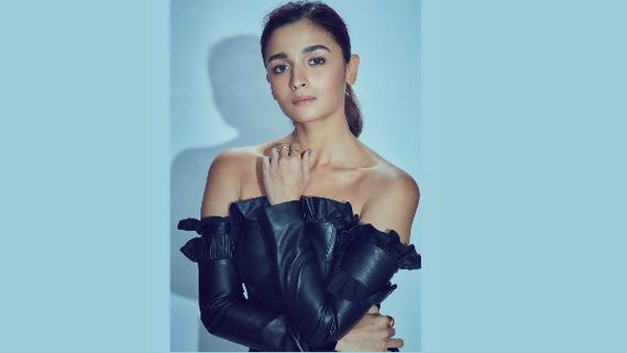 Is Alia Bhatt Trying Too Hard To Be Like Priyanka Chopra & Deepika Padukone? Trolls Think So! 