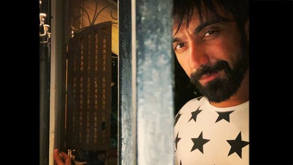 Beyhadh 2: Ashish Chowdhry To Don Salt & Pepper Look; Shares BTS Picture From The Sets