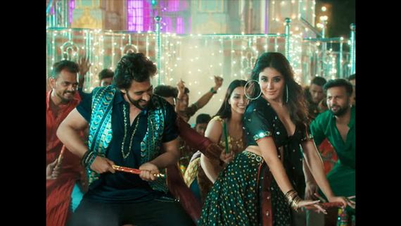 Navratri 2021 Song Of The Day: Kamariya From Mitron Adds More Fun To Your Dandiya Nights!