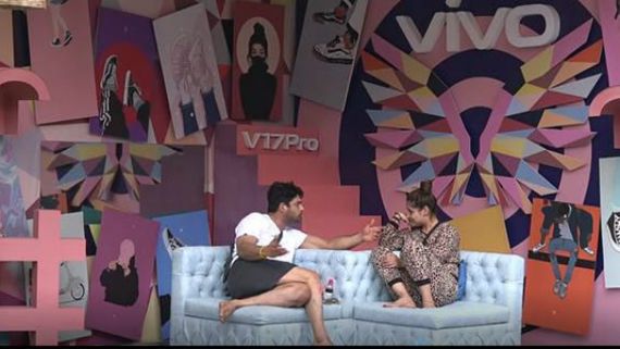 Bigg Boss 13 Unseen Undekha: Is Something Cooking Between Siddharth Shukla And Aarti Singh?