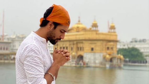 Vicky Kaushal Seeks Blessings At Golden Temple Before Sardar Udham Singh’s Filming