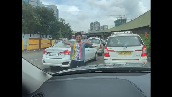 Riteish Deshmukh Performs Akshay Kumar’s Bala Challenge On A Busy Road: VIDEO