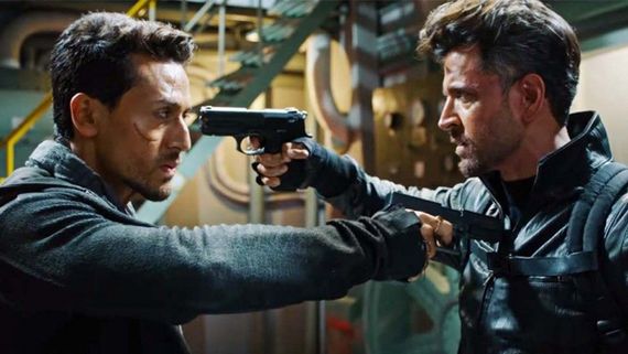 War Box Office Collections (Worldwide): Hrithik Roshan-Tiger Shroff's Film Crosses 400 Crore Mark!