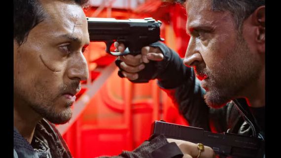 Hrithik Roshan's War BEATS All Records Of Aamir Khan, Shahrukh Khan & Salman Khan's Blockbusters