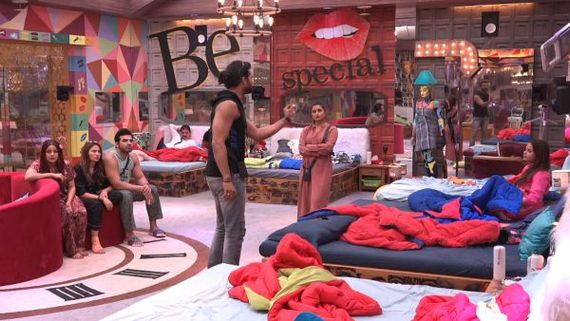 Bigg Boss 13 Day 52 Synopsis: A Shocking Development, Rashami Changes Sides, Supports Asim