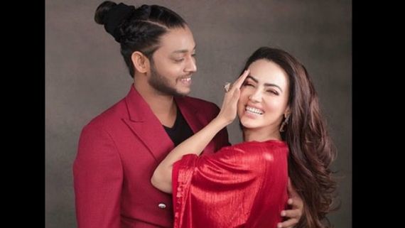 Sana Khan Unfollows Beau Melvin Louis And Deletes His Pictures From Instagram!