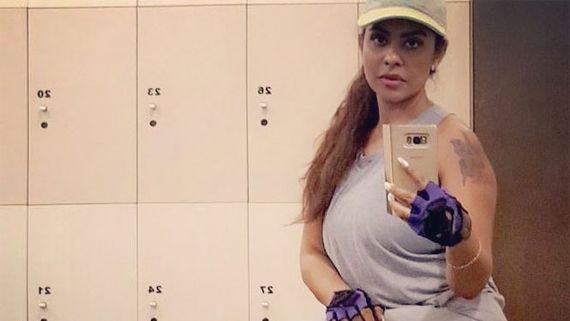 Sri Reddy Expresses Happiness Over IT Raids At Nani & Suresh Babu's Residences! 