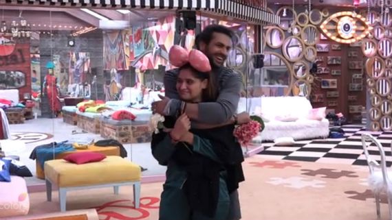 Bigg Boss 13: Did You Know Who Brought Aarti Singh And Vishal Aditya Singh Closer? 