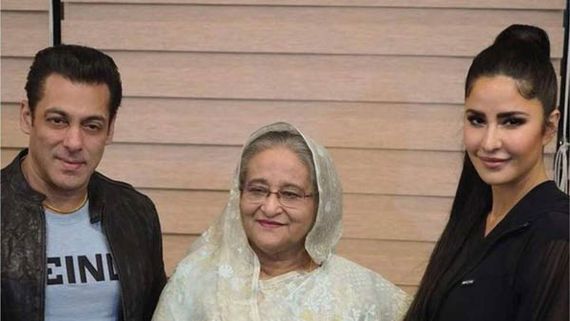 Salman And Katrina Pose For A Picture With Bangladesh PM Sheikh Hasina At The BPL 2019 Ceremony