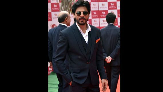 Why Are The SRKians So Upset With Shah Rukh Khan? Threaten The Superstar To Harm Themselves