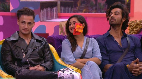 Bigg Boss 13 Somvaar Ka Vaar Synopsis: Housemates Celebrate New Year’s With A Twist